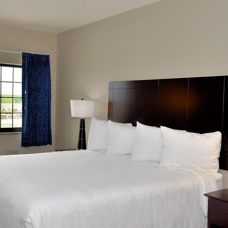 Cobblestone Inn & Suites - Holstein Exterior photo