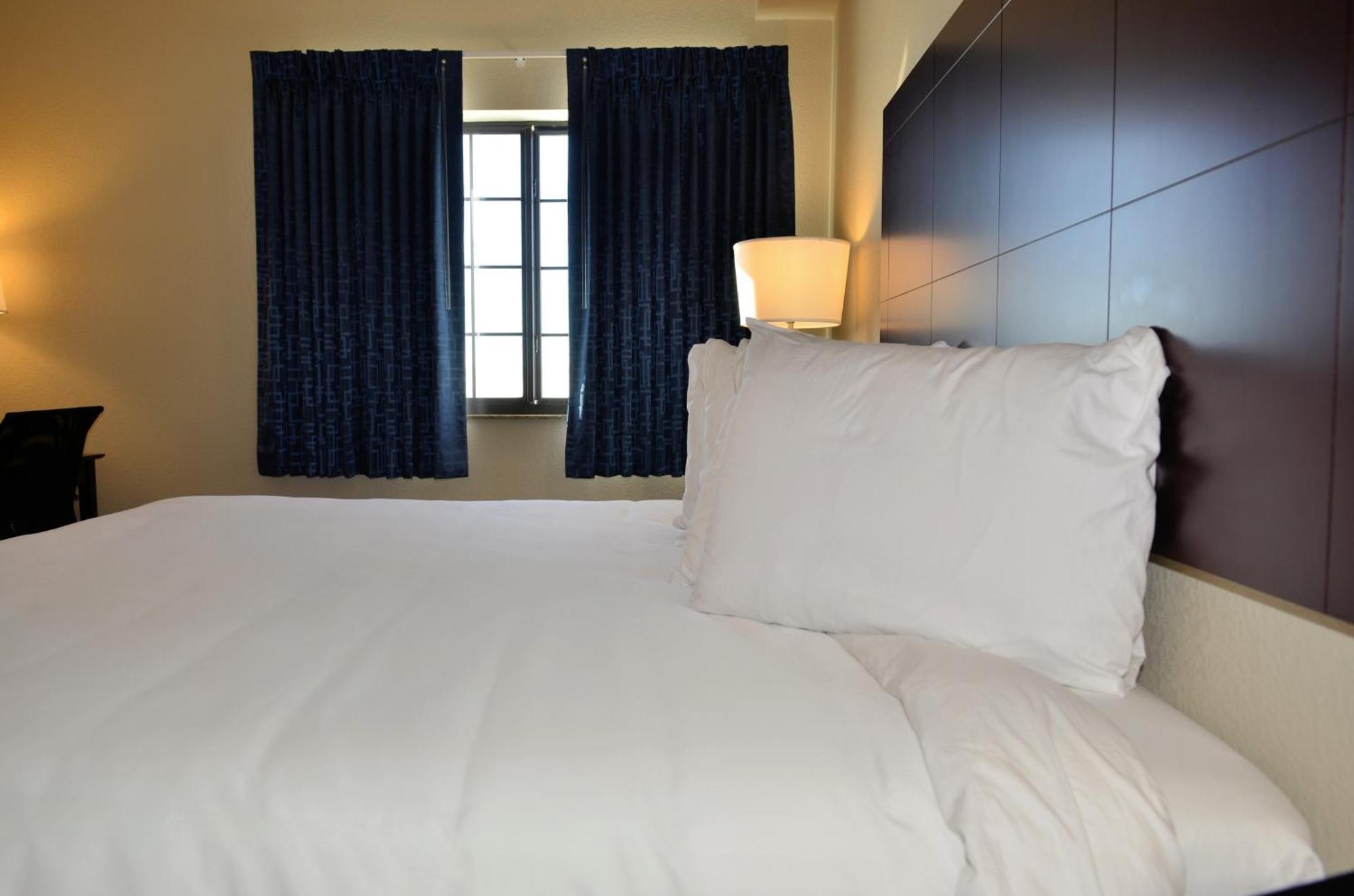 Cobblestone Inn & Suites - Holstein Room photo