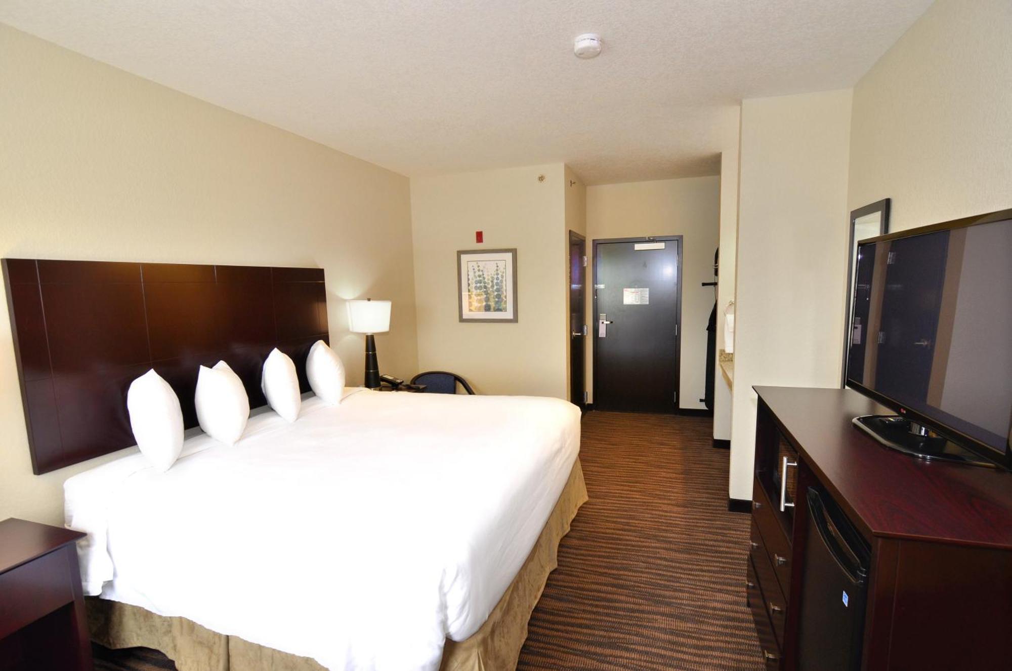 Cobblestone Inn & Suites - Holstein Exterior photo