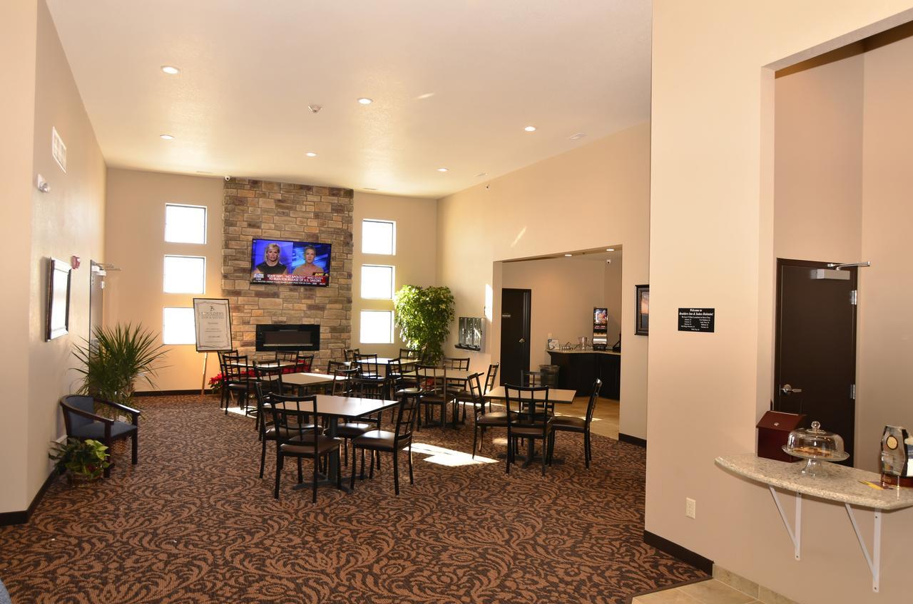 Cobblestone Inn & Suites - Holstein Exterior photo